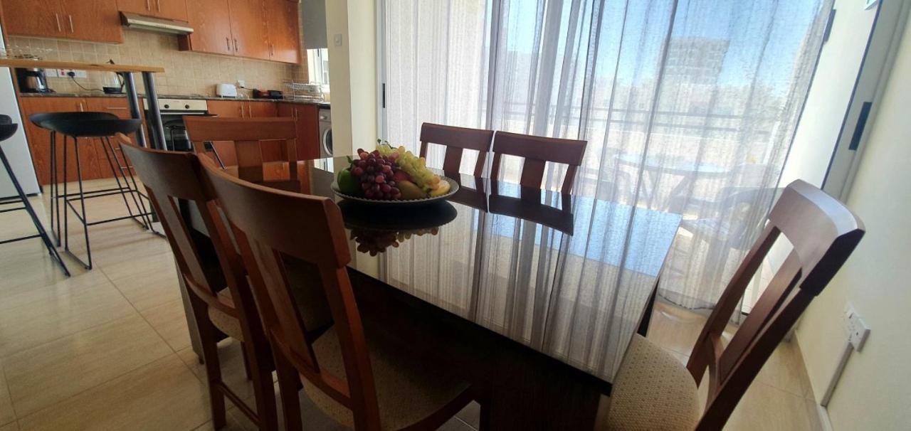 Vasilas Holiday Apartment #1 Larnaca Bagian luar foto