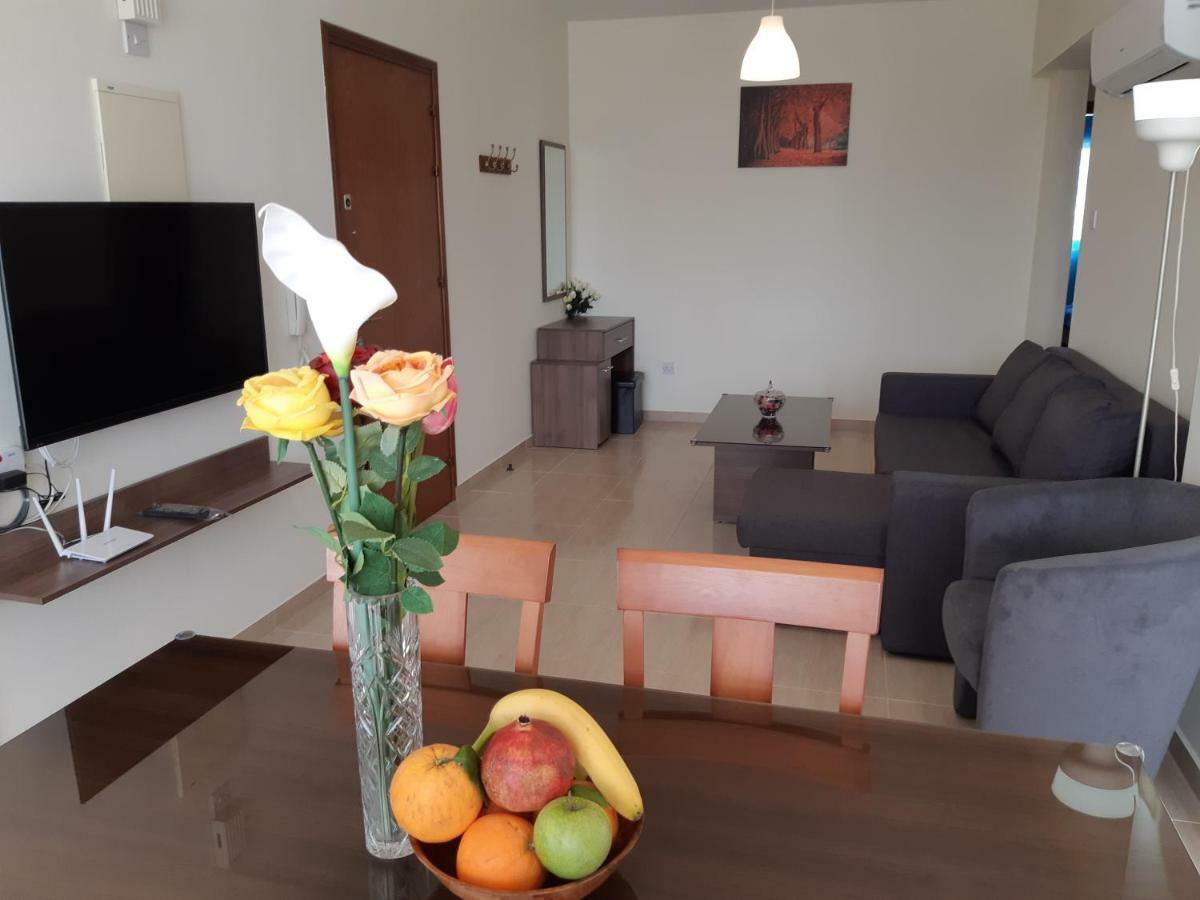 Vasilas Holiday Apartment #1 Larnaca Bagian luar foto