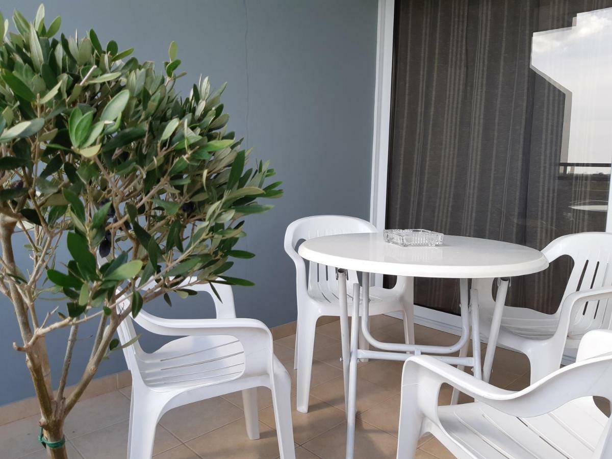 Vasilas Holiday Apartment #1 Larnaca Bagian luar foto